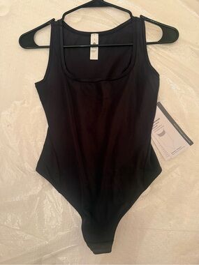 NWT black lululemon bodysuit